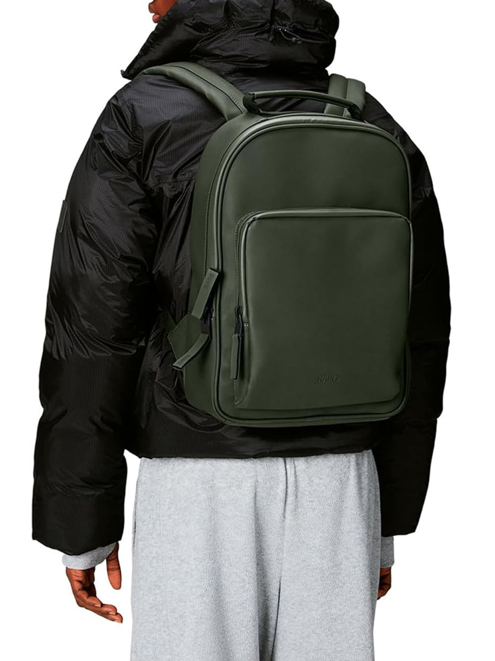 Zaino Rains Unisex Book Daypack Verde Rains Angolo dello Sport