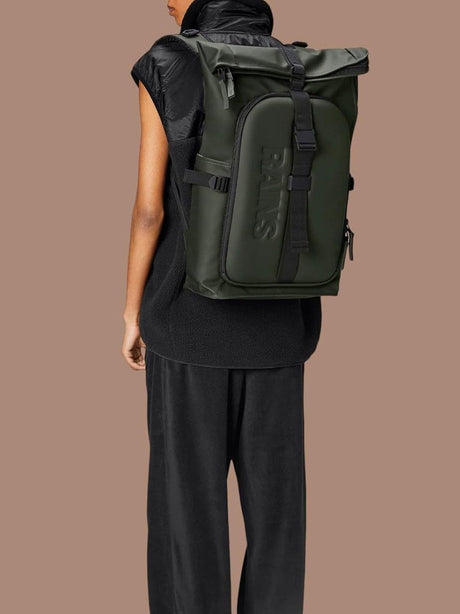 Zaino Rains Unisex Texel Moulded Verde Rains  Angolo dello Sport