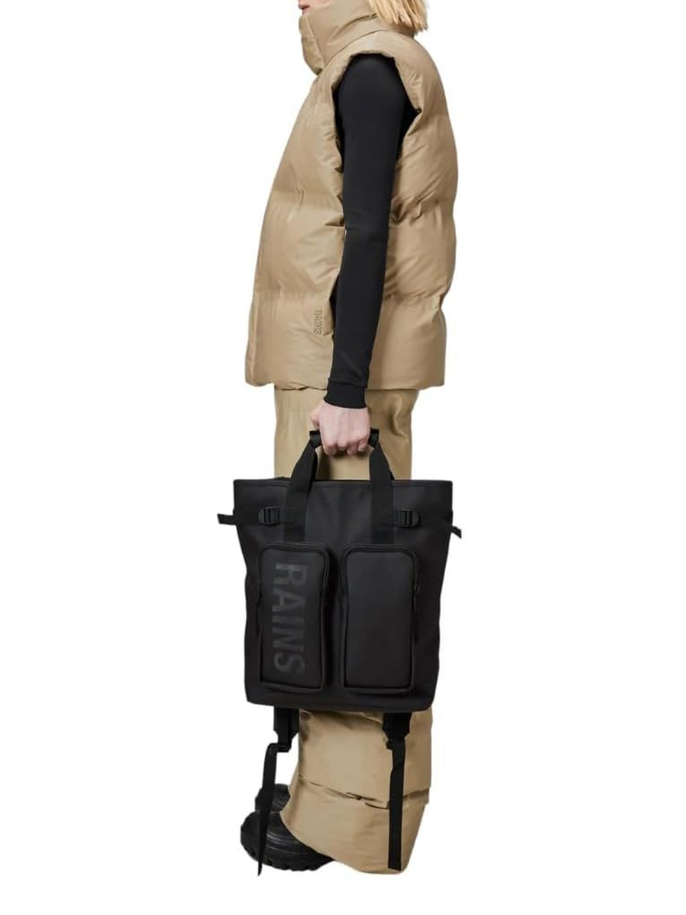 Zaino Rains Unisex Texel Tote Nero Rains  Angolo dello Sport