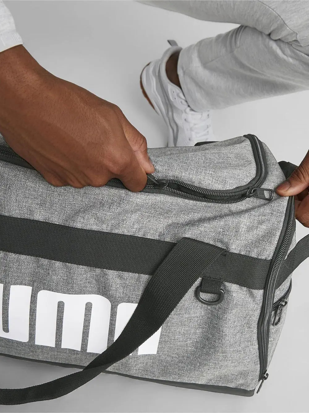 Borsone Puma Unisex Challenger Duffel S Grigio Puma Angolo dello Sport