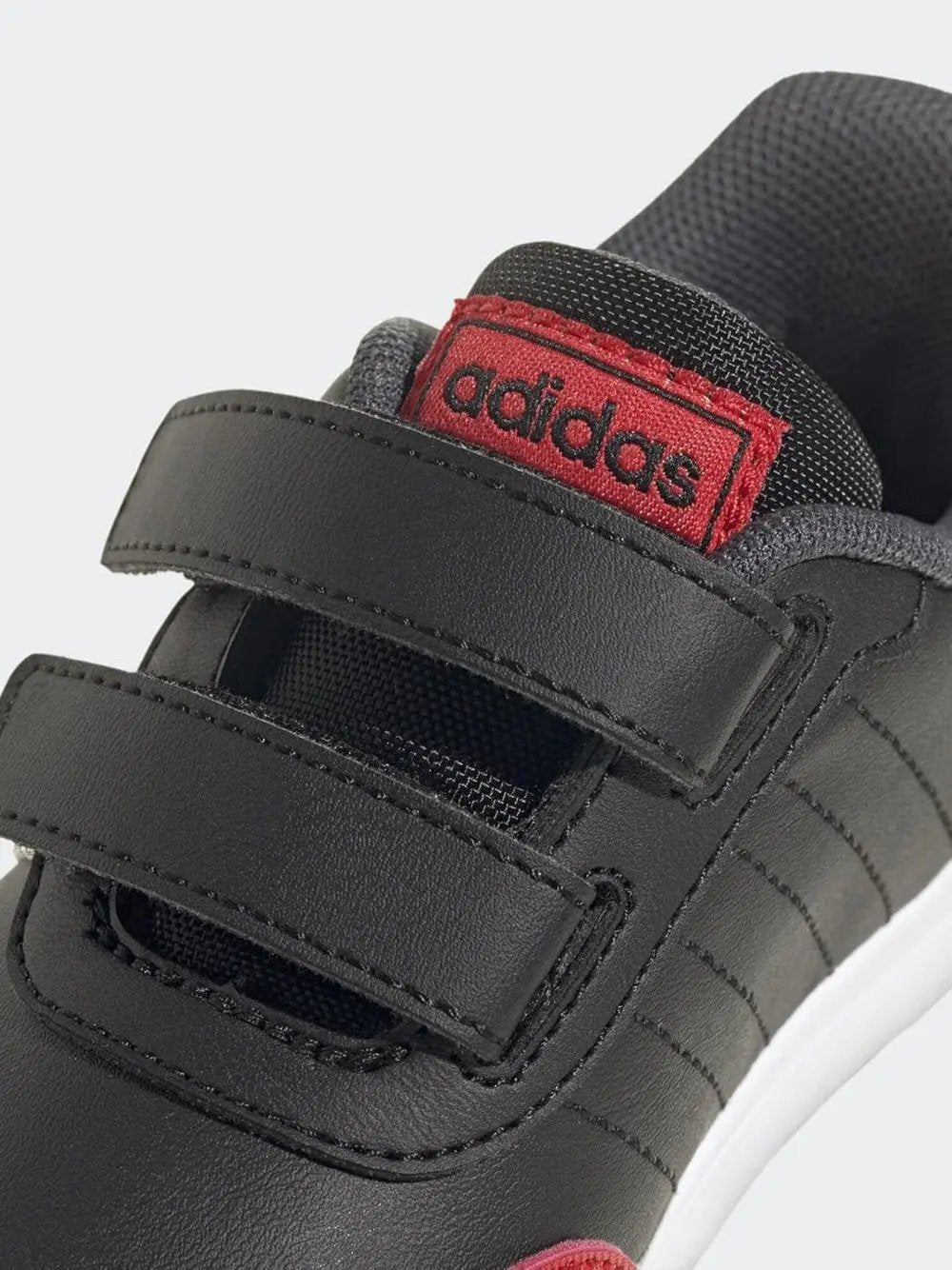 Sneakers Adidas Youth Unisex Switch 3 Cf Nero Adidas Angolo dello Sport