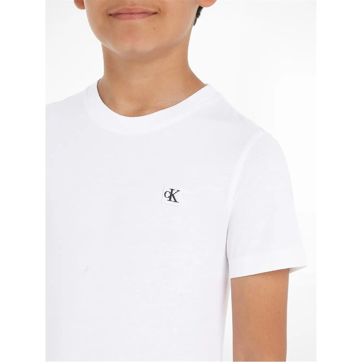 T-shirt CALVIN KLEIN Bambino MONO MINI BADGE REG Bianco CALVIN KLEIN Angolo dello Sport