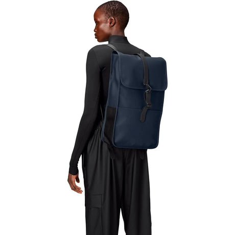 Zaino RAINS Unisex Navy RAINS  Angolo dello Sport