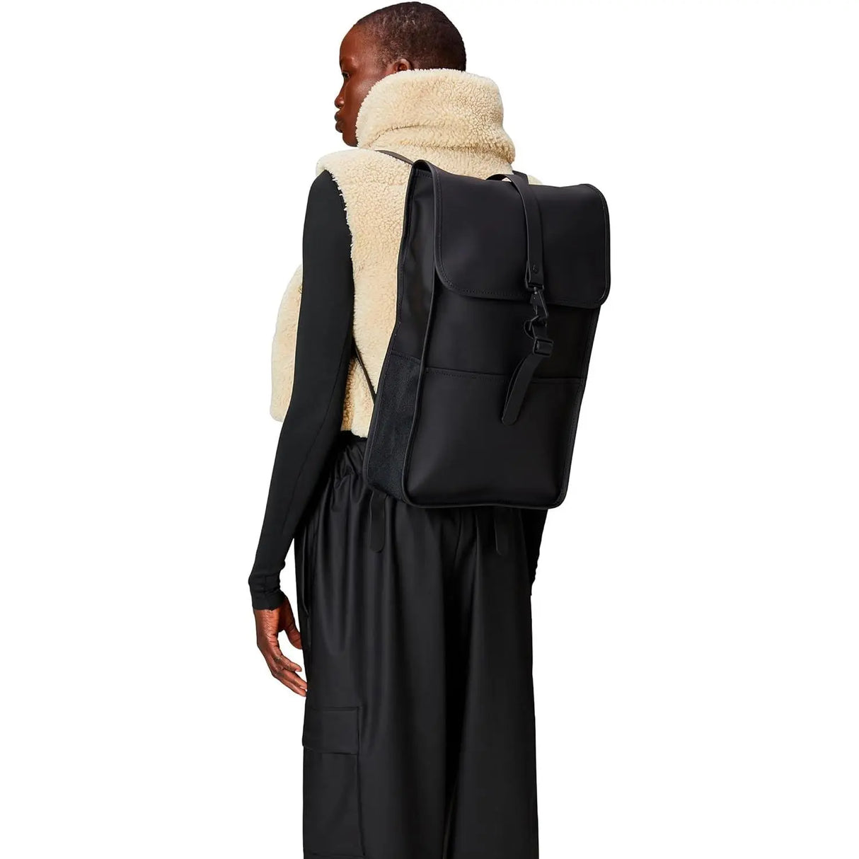 Zaino RAINS Unisex Nero RAINS  Angolo dello Sport