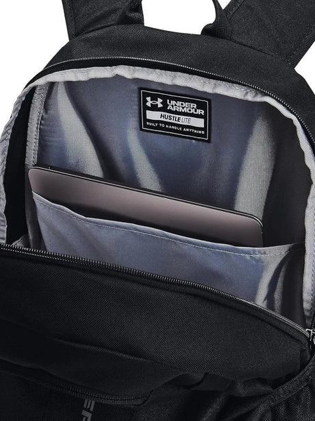 Zaino Sportivo Under Armour Unisex Ua Hustle Lite Nero Under Armour  Angolo dello Sport