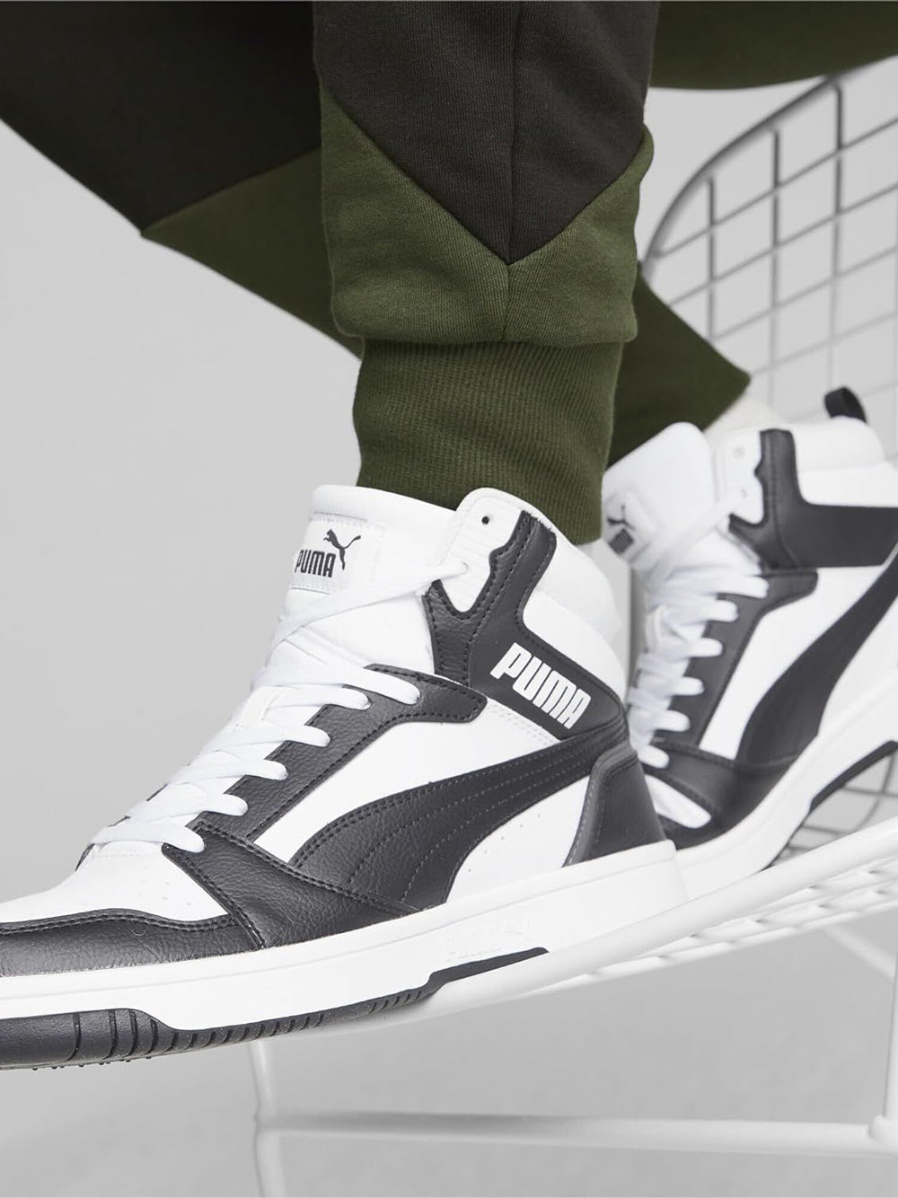 Sneakers Puma Unisex Rebound V6 Nero Puma  Angolo dello Sport