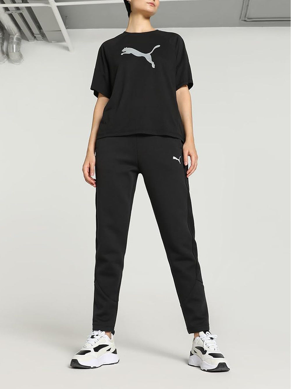 T-Shirt Sportiva Puma Donna Evostripe Graphic Nero Puma  Angolo dello Sport