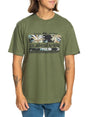 T-Shirt Quicksilver Uomo Tropical Rainbow Verde Quicksilver  Angolo dello Sport