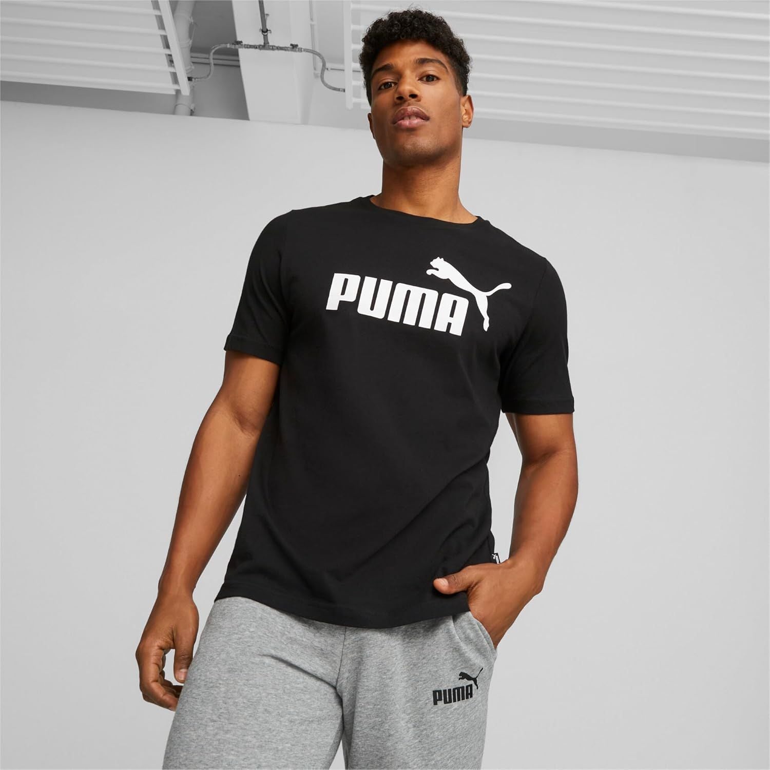 T-shirt PUMA Uomo ESS LOGO TEE Nero