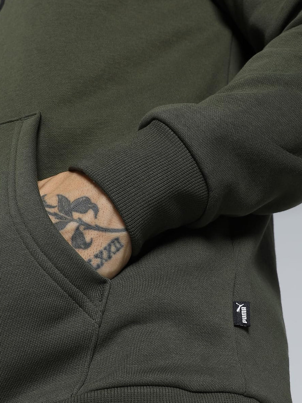 Felpa Puma Uomo Ess+ 2 Col Ig Logo Hoodie Verde Puma  Angolo dello Sport