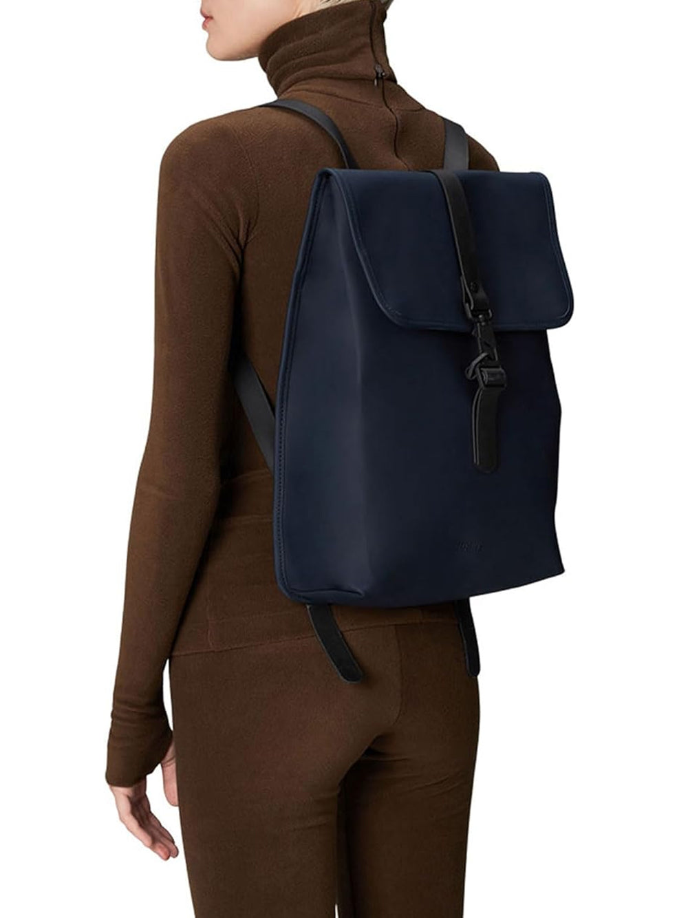 Zaino Rains Unisex Rucksack Navy Rains  Angolo dello Sport