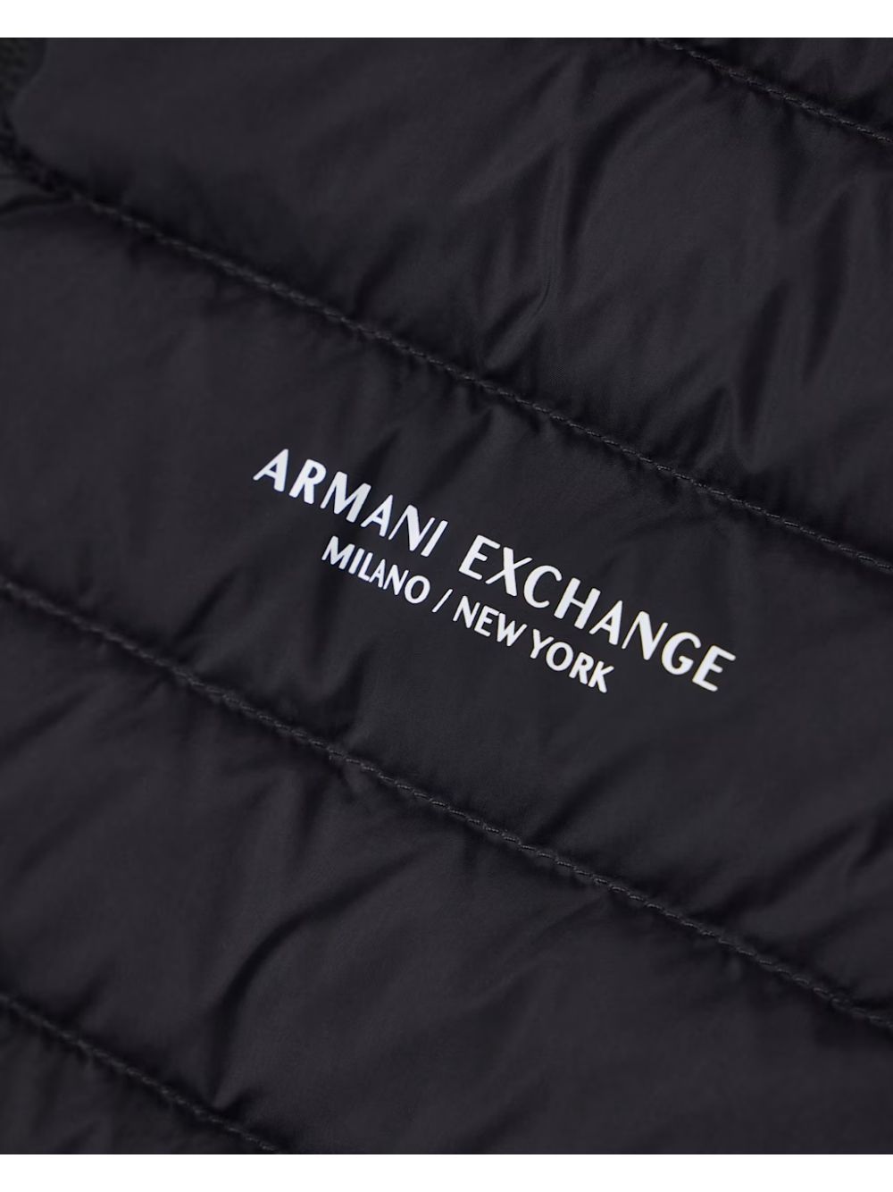 Gilet Armani trapuntato in nylon con collo alto Essential Uomo - Marrone