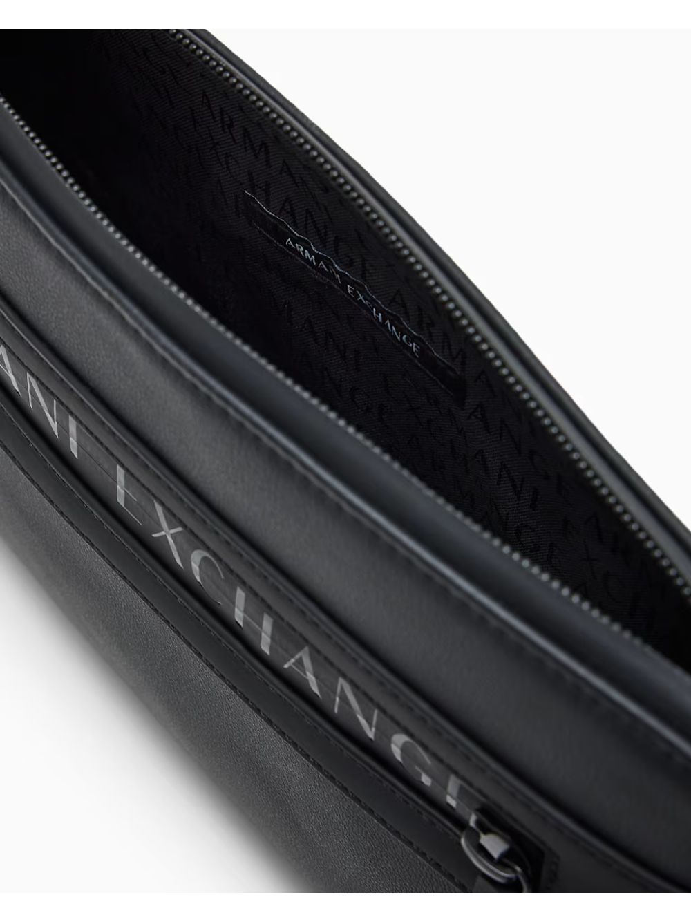 Borsa Pochette Armani in tessuto spalmato minimalista Uomo - Nero