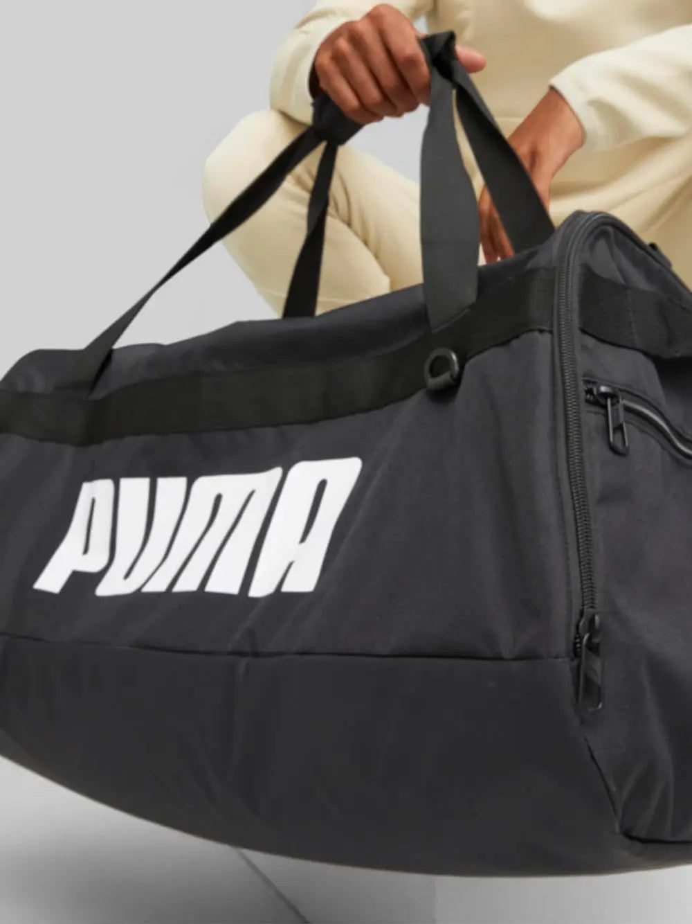 Borsone Puma Unisex Challenger Duffel Bag M Nero Puma  Angolo dello Sport