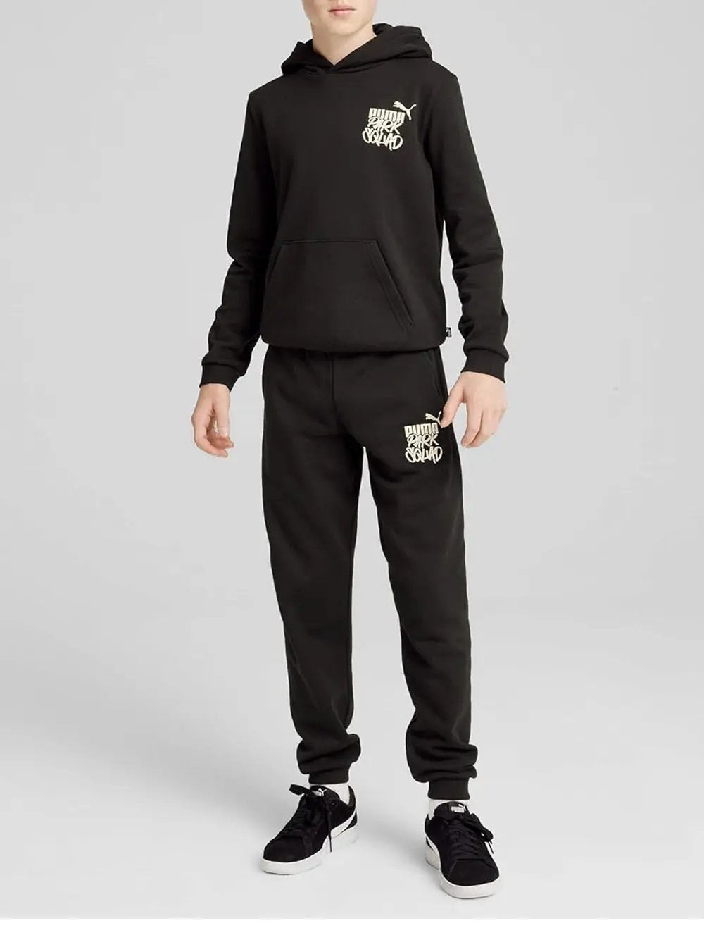 Pantalone Felpa Puma Bambino Ess+ Mid 90s Sweatpants Fl B Nero Puma  Angolo dello Sport