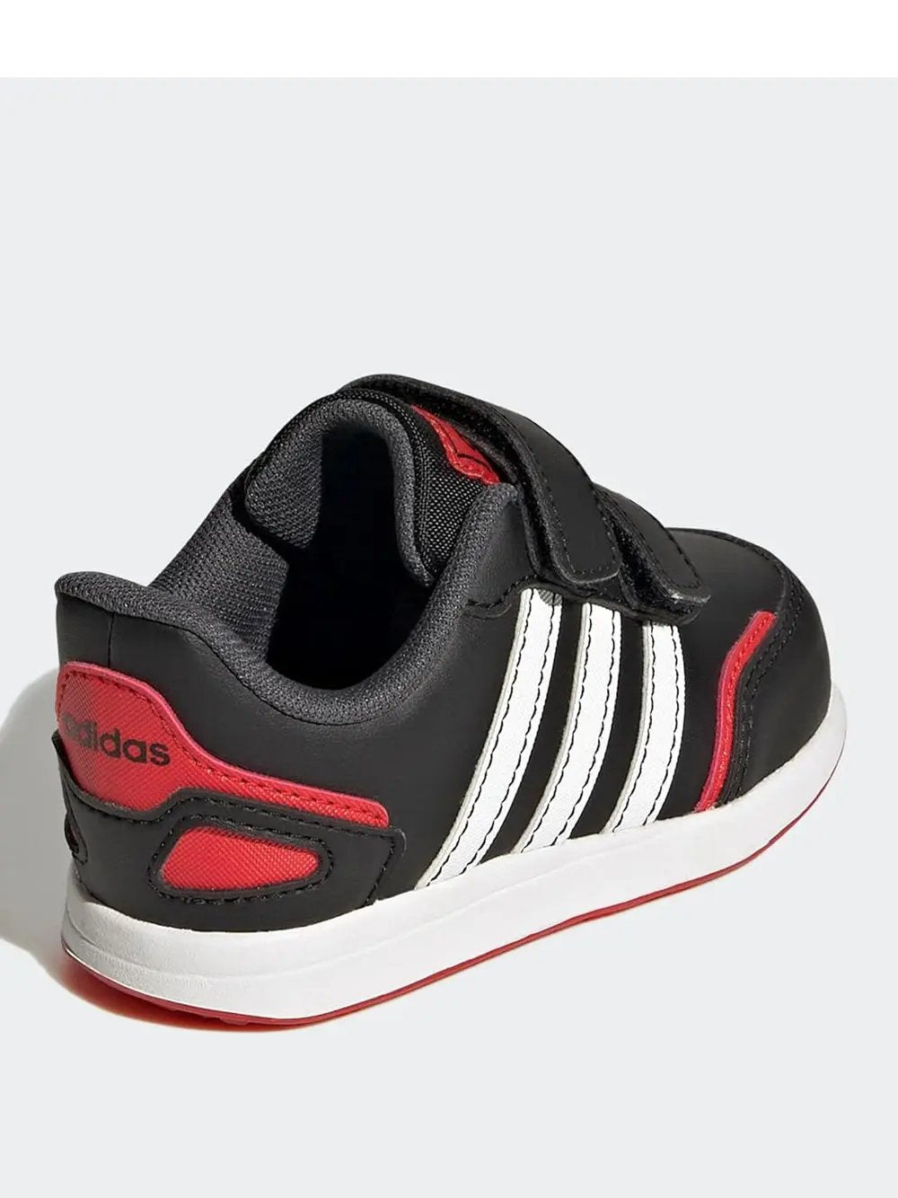 Sneakers Adidas Youth Unisex Switch 3 Cf Nero Adidas  Angolo dello Sport