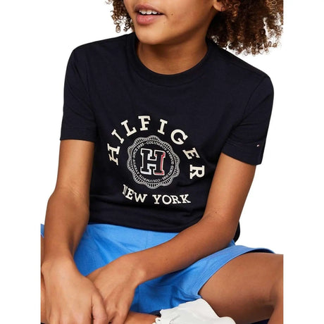 T-shirt TOMMY HILFIGER Bambino MONOTYPE ARCH Blu TOMMY HILFIGER  Angolo dello Sport